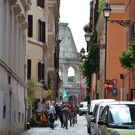 Cardello Colosseum Apartman